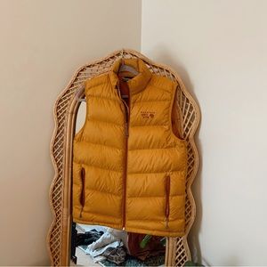mountain hardwear | puffer vest